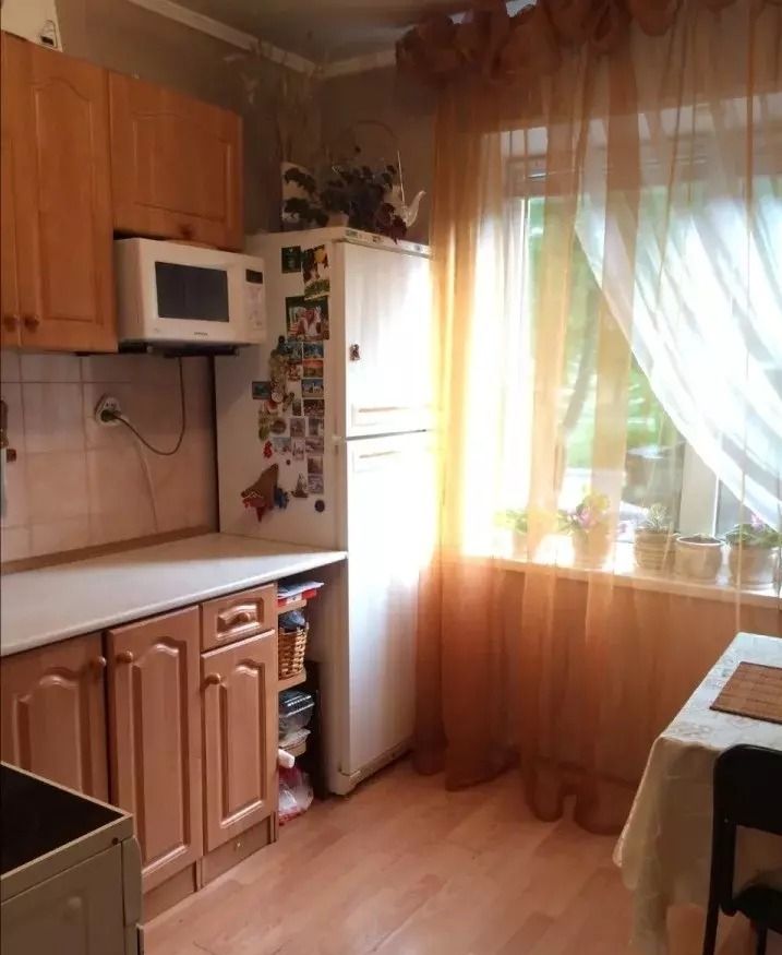 Продажа комнаты, 16м <sup>2</sup>, Старый Оскол, Макаренко мкр, 38 Продажа комнаты, 16м <sup>2</sup>, Старый Оскол, Макаренко мкр, 38