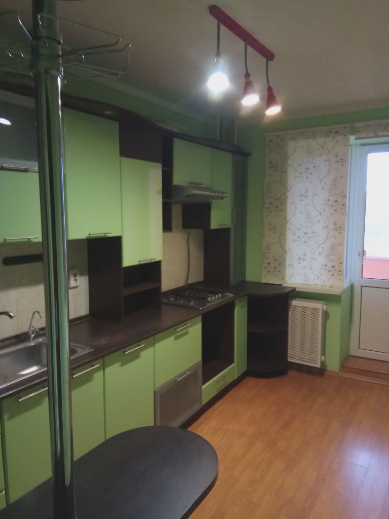 Продажа 2-комнатной квартиры, Батайск, Пролетарская ул,  100