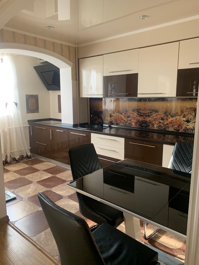 Продажа 3-комнатной квартиры, Пятигорск, Адмиральского ул,  35