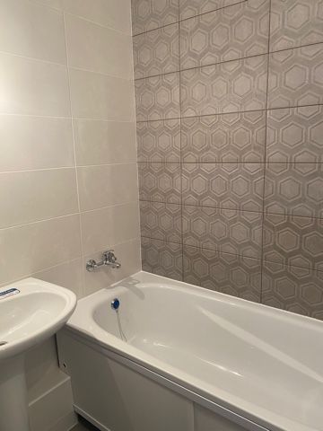 Продажа 2-комнатной квартиры, Батайск, Котова ул,  2