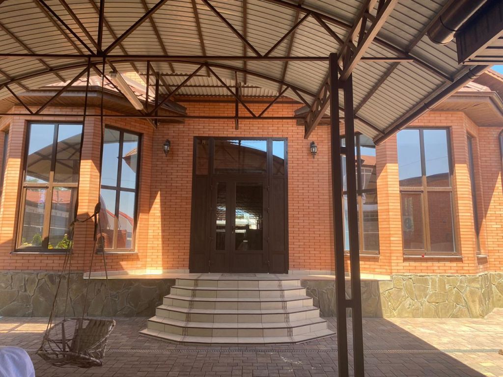 Продажа дома, 220м <sup>2</sup>, 8 сот., Минеральные Воды, Звездный пер,  17