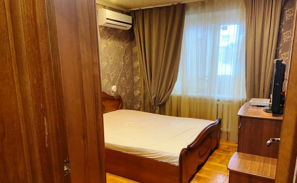 Продажа 4-комнатной квартиры, Ставрополь, Карла Маркса пр-кт,  84