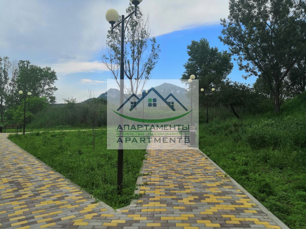 Продажа 2-комнатной квартиры, Пятигорск, Адмиральского ул,  1А