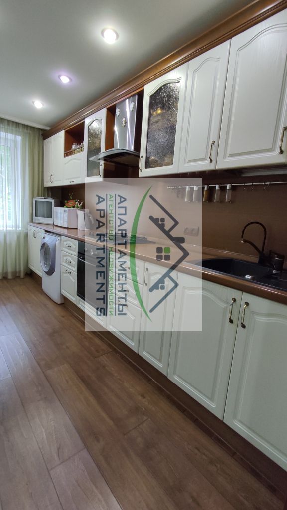 Продажа 3-комнатной квартиры, Пятигорск, Калинина пр-кт,  160