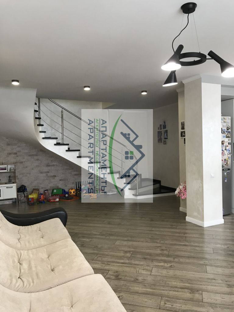 Продажа 5-комнатной квартиры, Пятигорск, Оранжерейная ул,  21/1