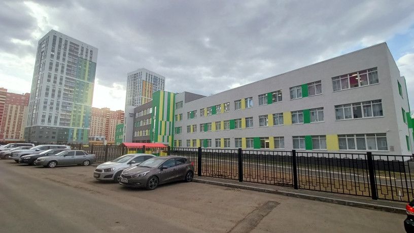 Продажа 3-комнатной новостройки, Оренбург, Братьев Хусаиновых ул,  8