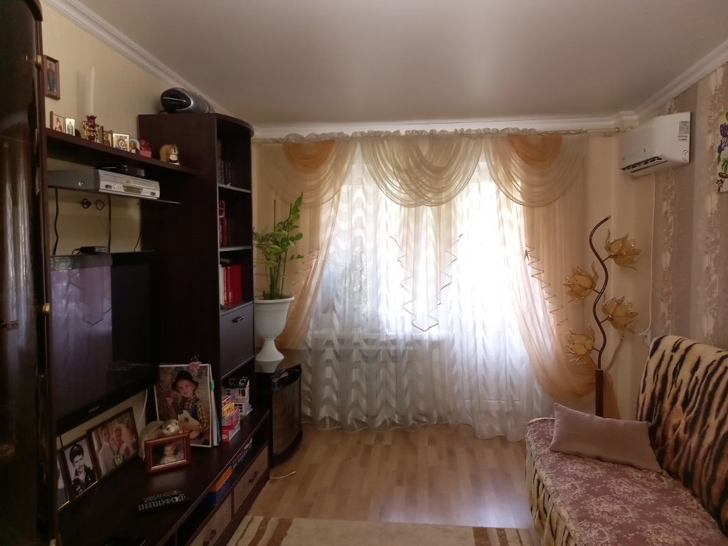 Продажа 2-комнатной квартиры, Батайск, Ушинского ул,  8