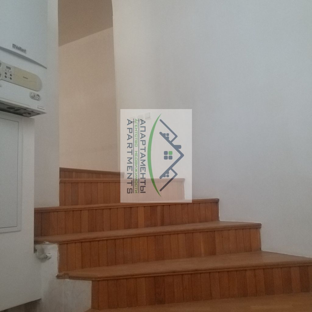 Продажа 6-комнатной квартиры, Пятигорск, Коста Хетагурова ул,  2а