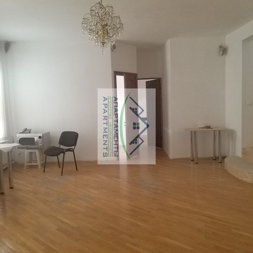 Продажа 6-комнатной квартиры, Пятигорск, Коста Хетагурова ул,  2а