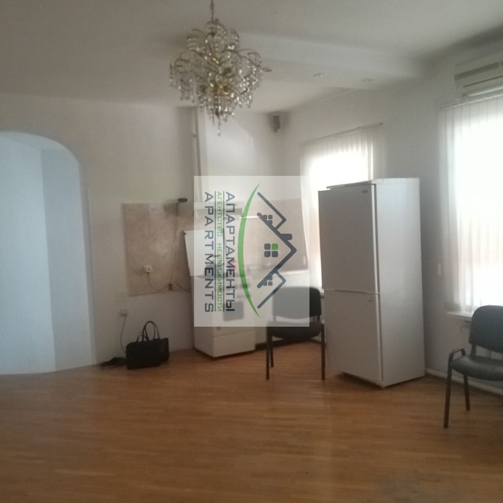 Продажа 6-комнатной квартиры, Пятигорск, Коста Хетагурова ул,  2а