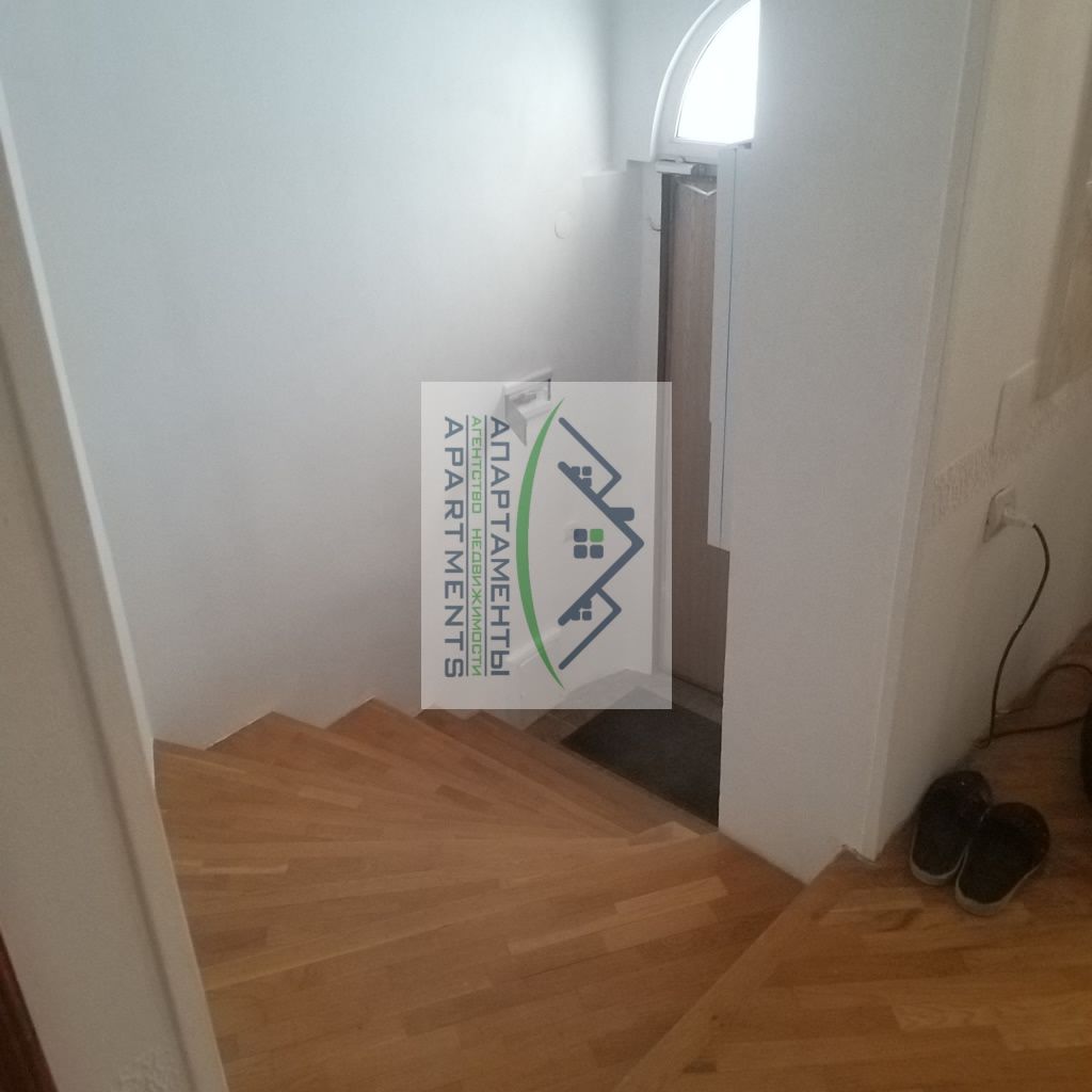 Продажа 6-комнатной квартиры, Пятигорск, Коста Хетагурова ул,  2а