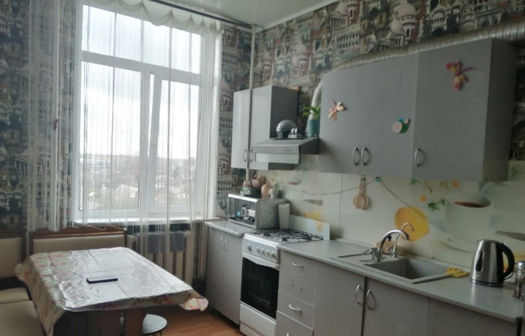 Продажа 3-комнатной квартиры, Батайск, Комарова ул,  132