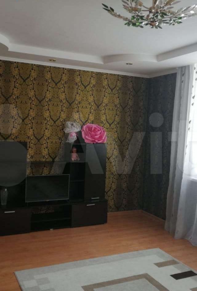 Продажа 3-комнатной квартиры, Батайск, Комарова ул,  132