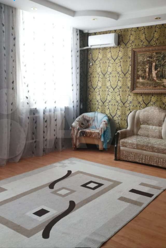 Продажа 3-комнатной квартиры, Батайск, Комарова ул,  132