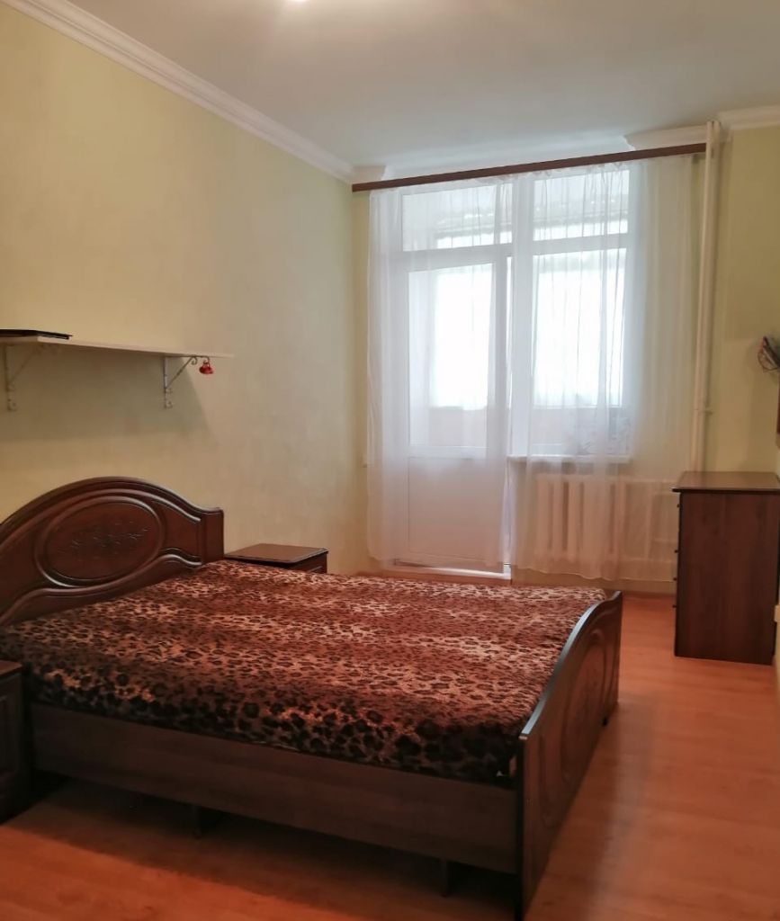 Продажа 3-комнатной квартиры, Батайск, Комарова ул,  132