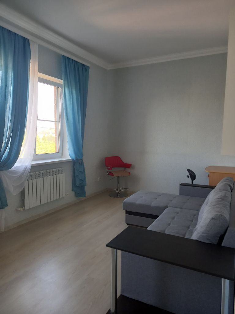 Продажа 3-комнатной квартиры, Батайск, Кулагина ул,  12