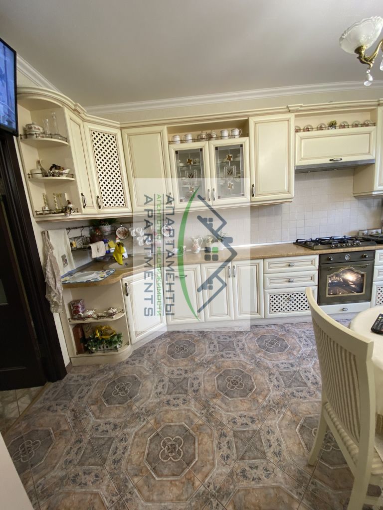 Продажа 4-комнатной квартиры, Ессентуки, Орджоникидзе ул,  84к2