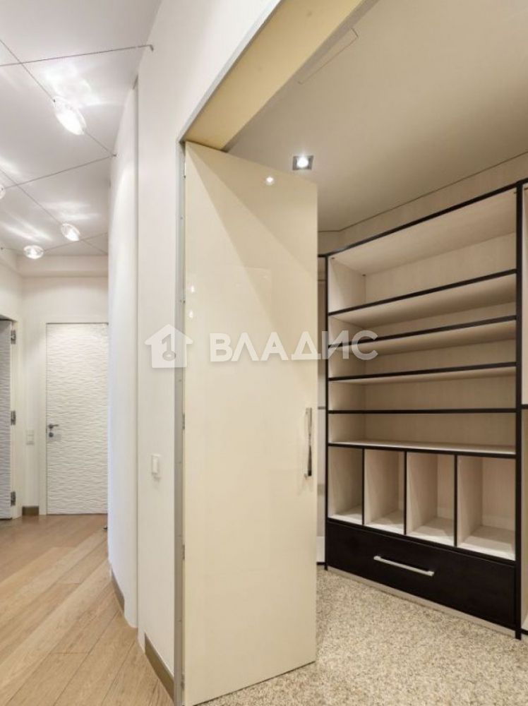 Продажа 4-комнатной квартиры, Москва, Сосновая аллея, 1 Продажа 4-комнатной квартиры, Москва, Сосновая аллея, 1