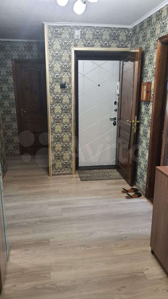 Продажа 4-комнатной квартиры, Ставрополь, Гражданская ул,  3