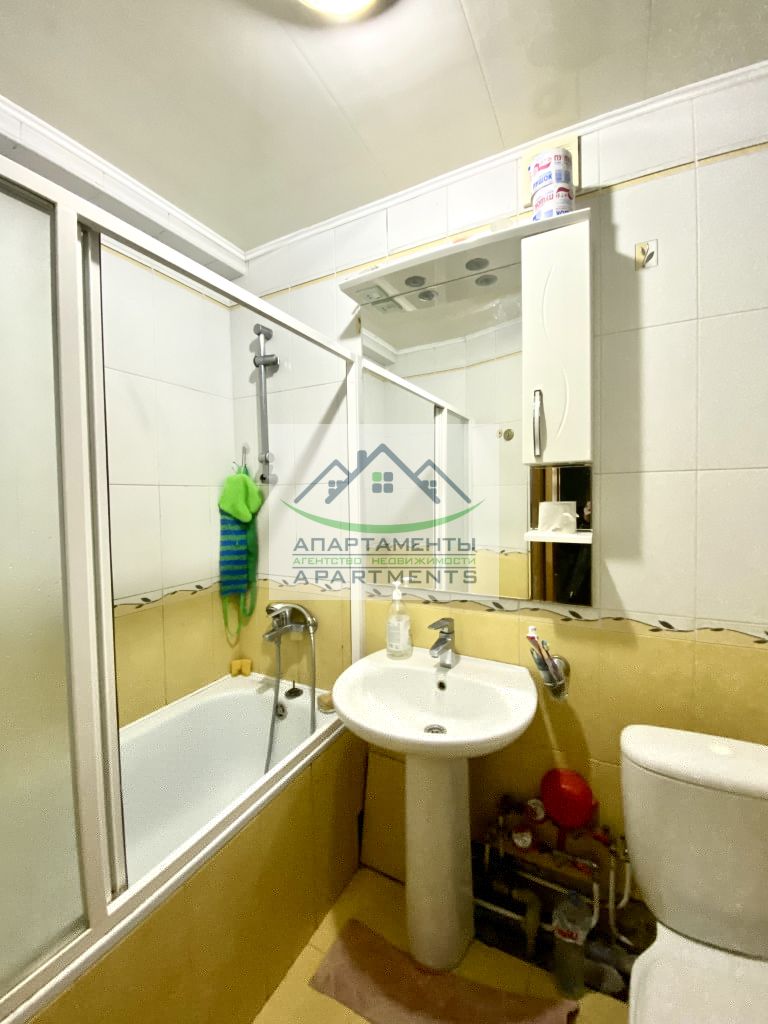 Продажа 4-комнатной квартиры, Пятигорск, Адмиральского ул,  8к3