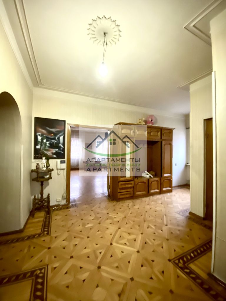 Продажа дома, 410м <sup>2</sup>, 12 сот., Пятигорск, Маршала Жукова ул,  2