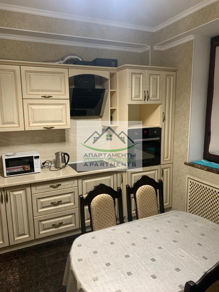 Продажа 2-комнатной квартиры, Ессентуки, Октябрьская ул,  337/1