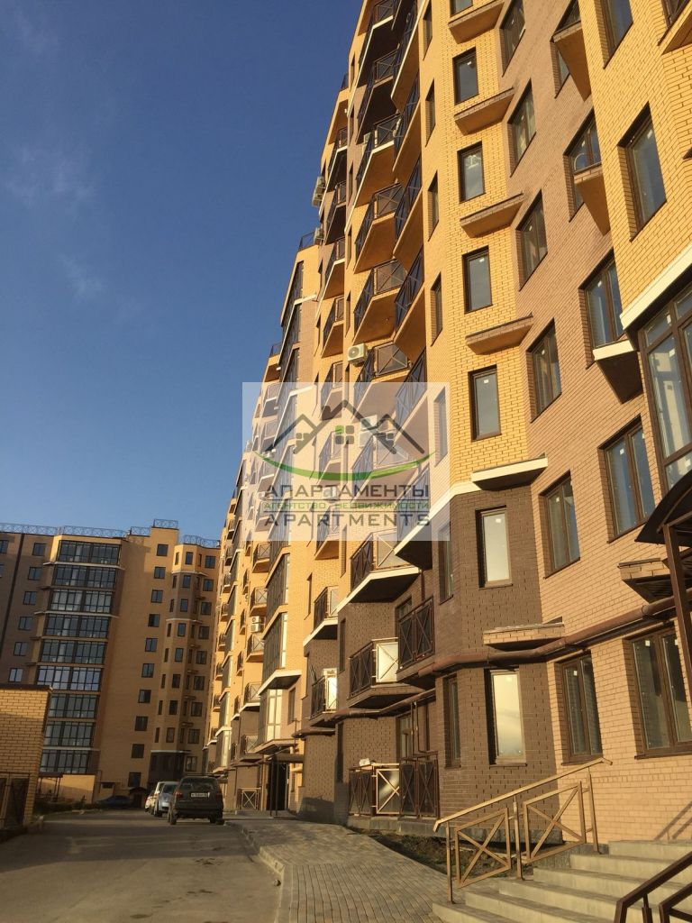 Продажа 4-комнатной квартиры, Пятигорск, Адмиральского ул,  1а