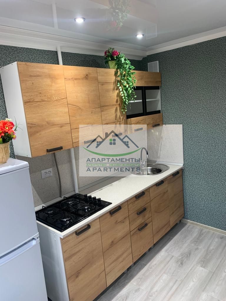 Продажа 2-комнатной квартиры, Ессентуки, Октябрьская ул,  432