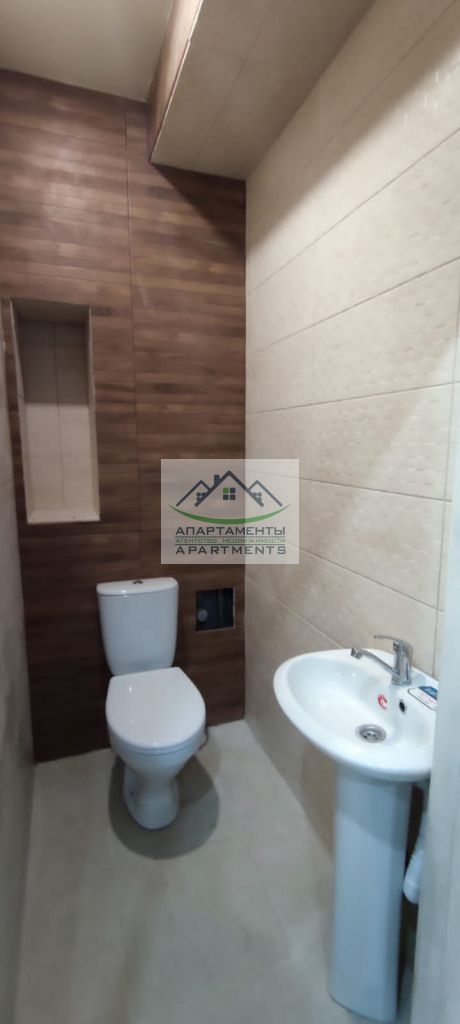 Продажа 2-комнатной квартиры, Пятигорск, Адмиральского ул,  1