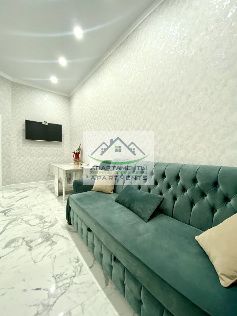 Продажа дома, 260м <sup>2</sup>, 5 сот., Пятигорск, Цветочная ул