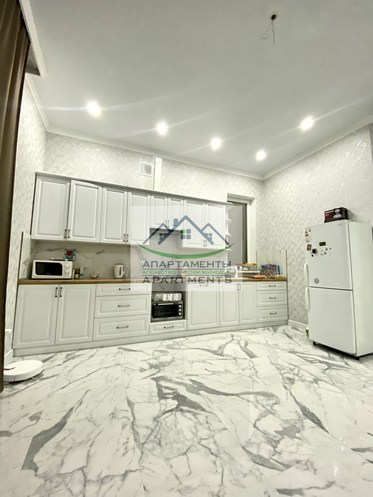 Продажа дома, 260м <sup>2</sup>, 5 сот., Пятигорск, Цветочная ул