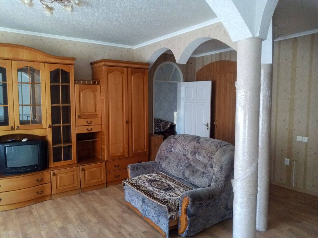 Продажа 3-комнатной квартиры, Батайск, Комарова ул,  132