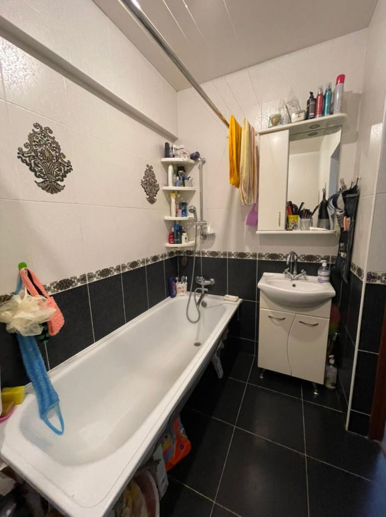 Продажа 3-комнатной квартиры, Лермонтов, Патриса Лумумбы ул,  8