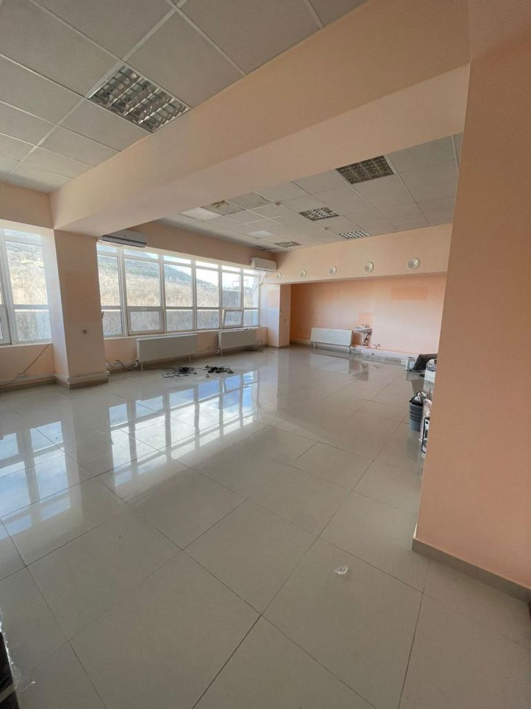 Продажа 8-комнатной квартиры, Пятигорск, Калинина пр-кт,  5а