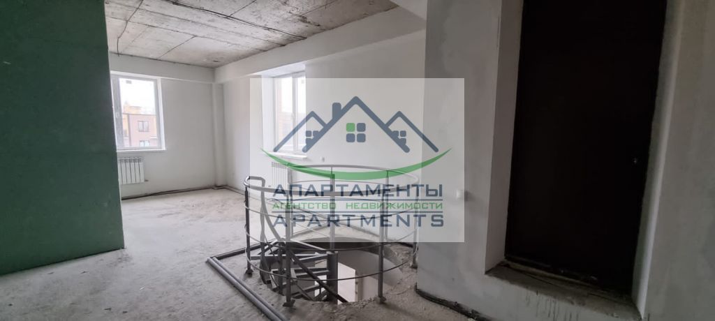 Продажа 5-комнатной квартиры, Пятигорск, Адмиральского ул,  1а