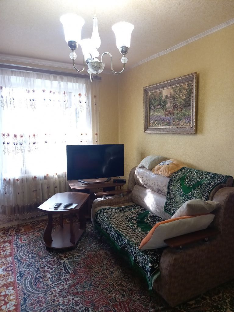 Продажа 3-комнатной квартиры, Батайск, Октябрьская ул,  138