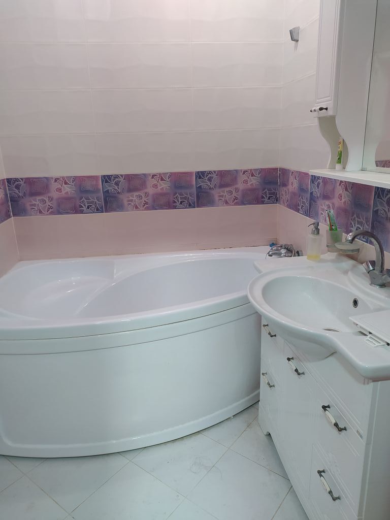 Продажа 3-комнатной квартиры, Батайск, Гастелло ул,  4б