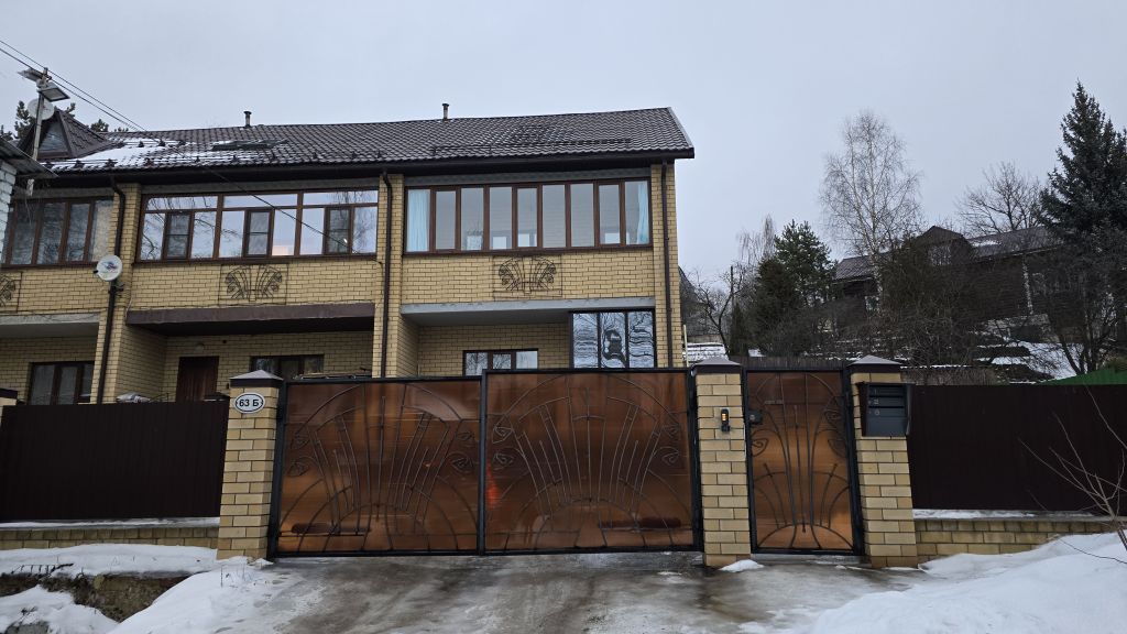 Продажа дома, 180м <sup>2</sup>, 3 сот., Кострома, Нижняя Дебря ул,  63Б