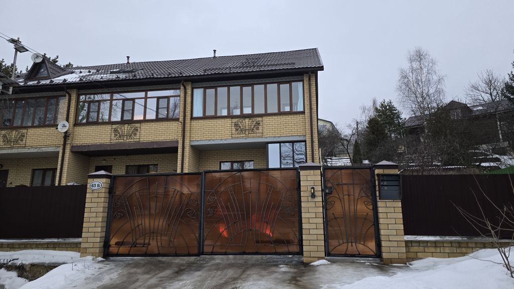 Продажа дома, 180м <sup>2</sup>, 3 сот., Кострома, Нижняя Дебря ул,  63Б