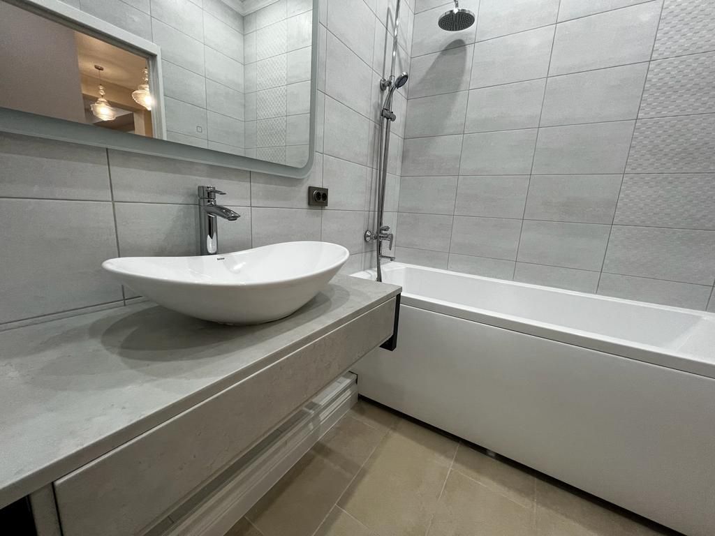 Продажа 2-комнатной квартиры, Пятигорск, Адмиральского ул,  1А