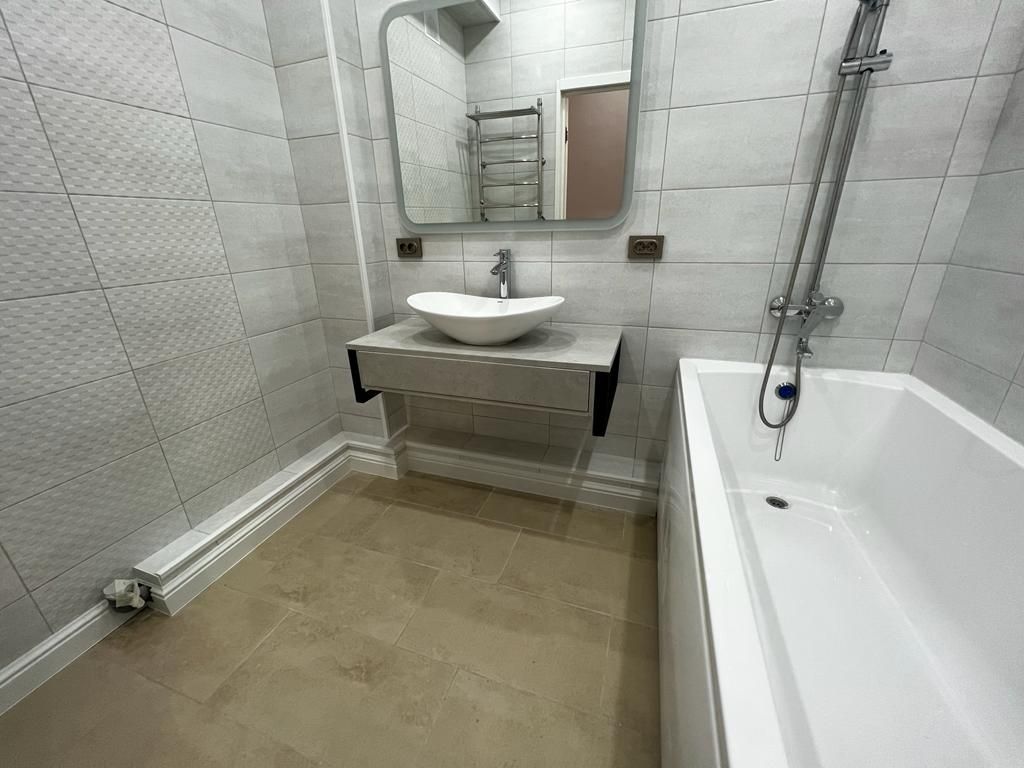 Продажа 2-комнатной квартиры, Пятигорск, Адмиральского ул,  1А