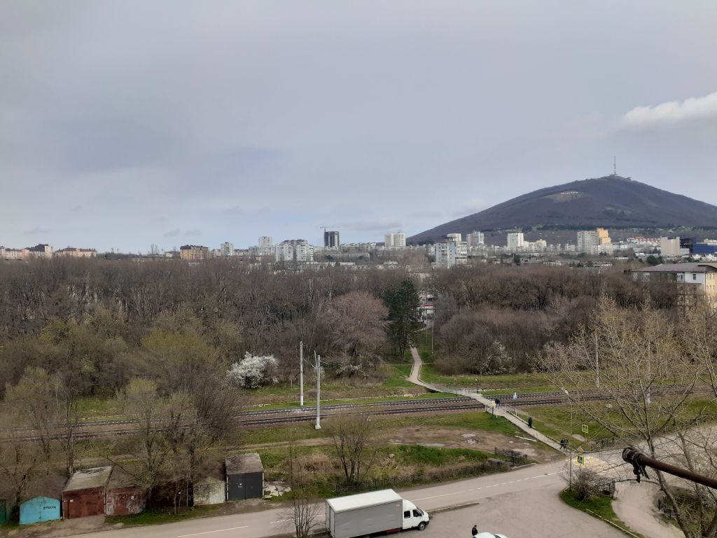 Продажа 2-комнатной квартиры, Пятигорск, Железнодорожная ул,  121