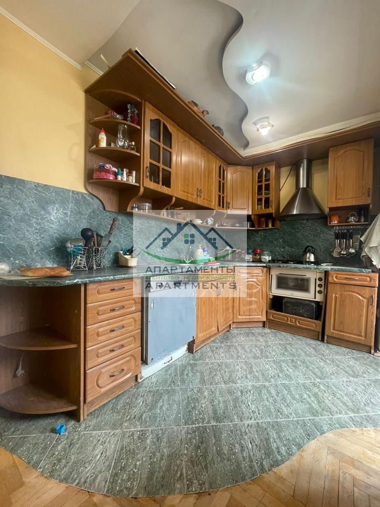 Продажа 4-комнатной квартиры, Пятигорск, Адмиральского ул,  8к1