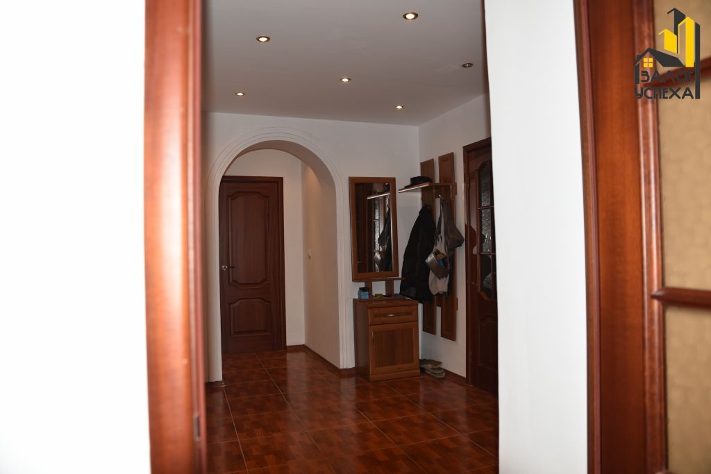 Продажа 4-комнатной квартиры, Находка, Дзержинского ул,  3а