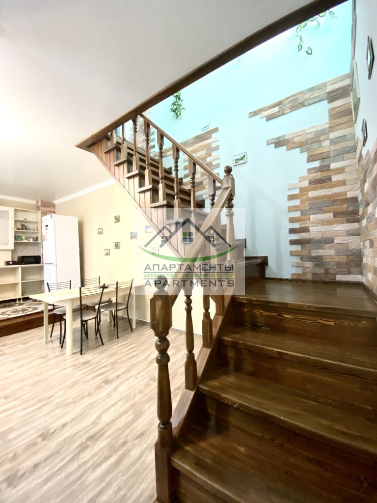 Продажа 2-комнатной квартиры, Пятигорск, Кирова пр-кт,  77