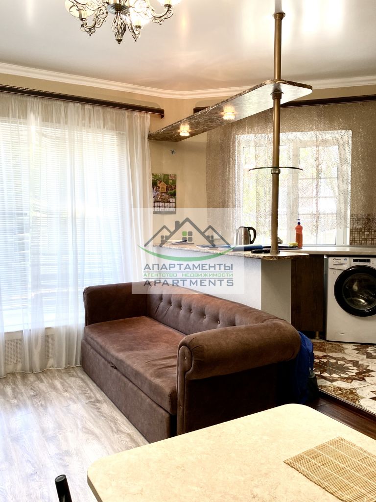 Продажа 2-комнатной квартиры, Пятигорск, Кирова пр-кт,  77