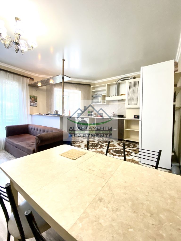 Продажа 2-комнатной квартиры, Пятигорск, Кирова пр-кт,  77