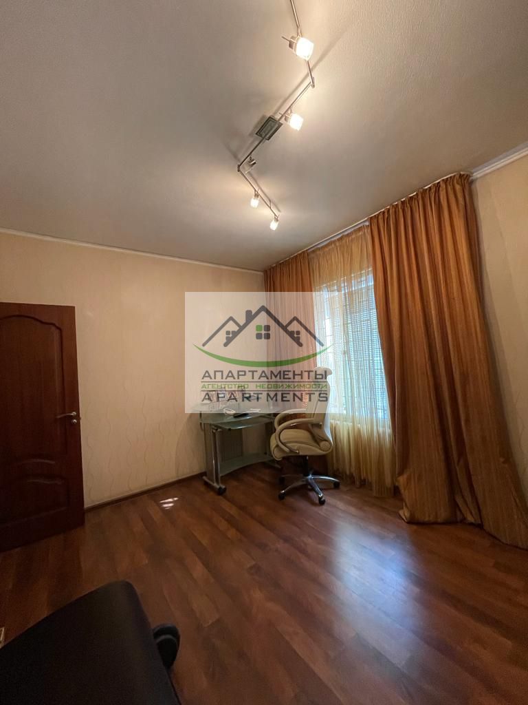 Продажа дома, 400м <sup>2</sup>, 5 сот., Пятигорск, Маяковского ул,  10