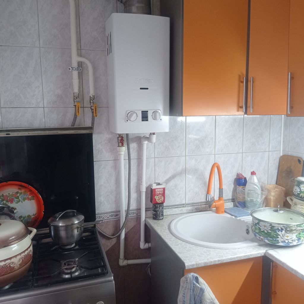 Продажа 3-комнатной квартиры, Батайск, Горького ул,  362