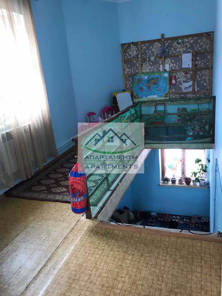 Продажа 4-комнатной квартиры, Пятигорск, Гоголя ул,  15